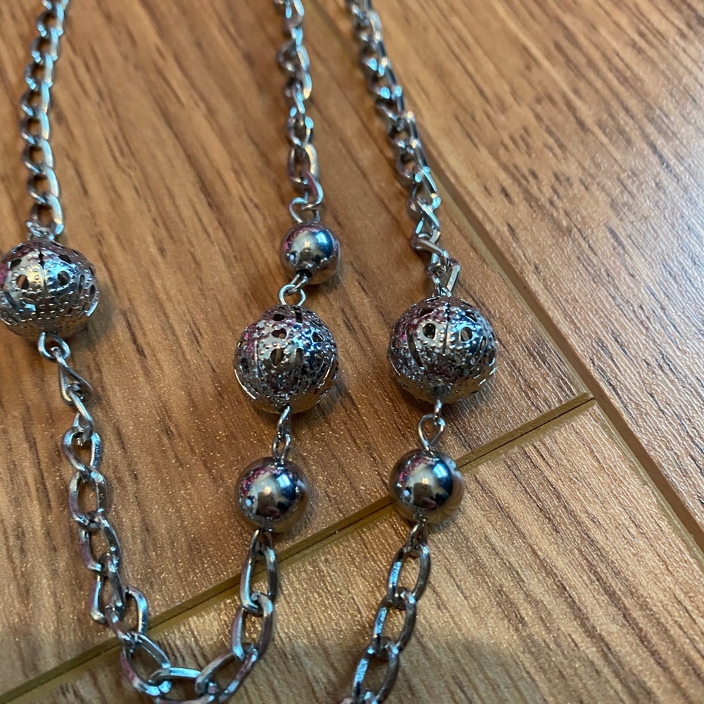 Silver Fashion Necklace with Detailed Bobbles
